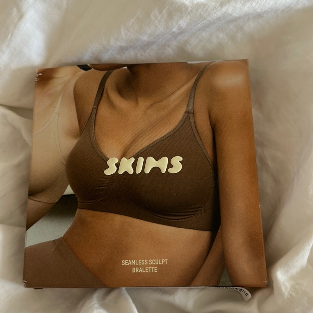 SKIMS Seamless Sculpt Bralette - Brown
